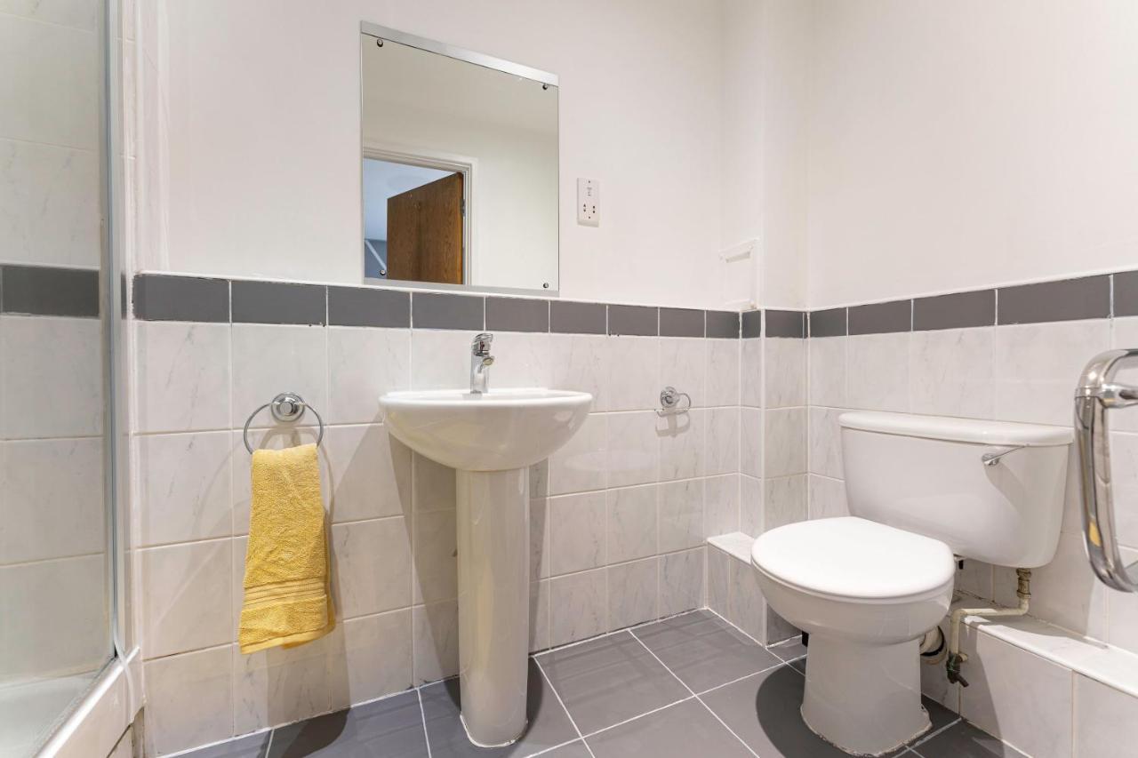 Riley House Spacious City Apartment Coventry Exterior foto